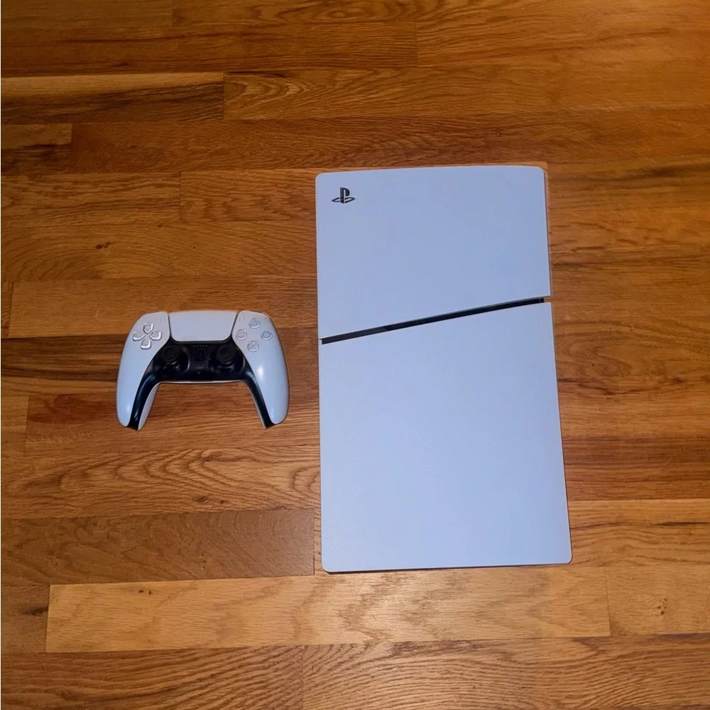 Sony PlayStation 5 Digital Edition - White and Black